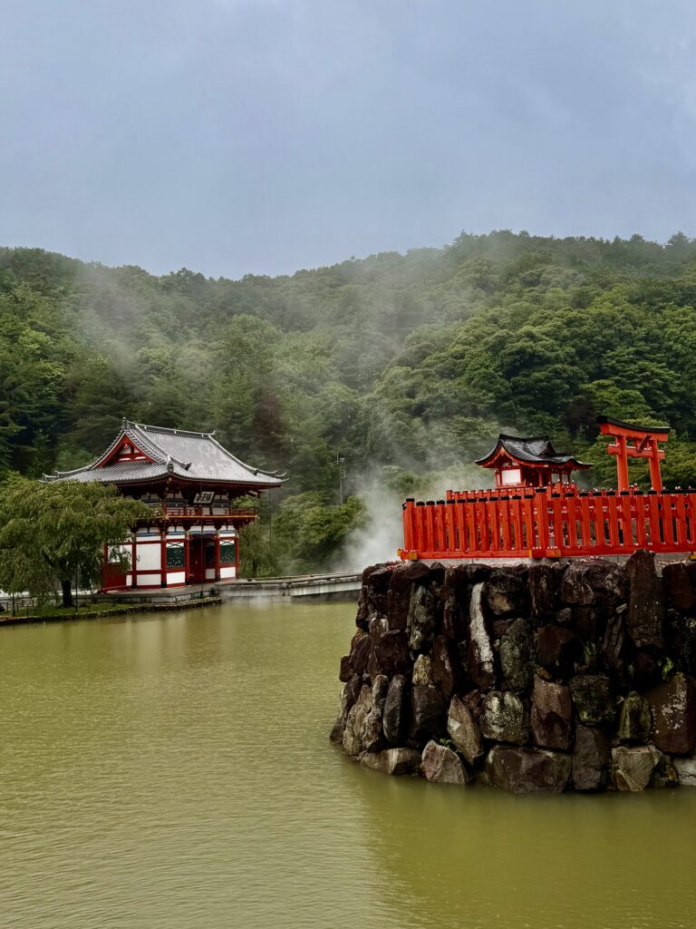 One of the most tranquil areas of the temple is its beautifully landscaped Japanese garden. Stone bridges cross peaceful ponds filled with colourful koi carp, while carefully maintained trees and seasonal flowers create a relaxing setting that's perfect for a leisurely stroll. It's one of the best places to slow down and appreciate the temple's natural beauty.
