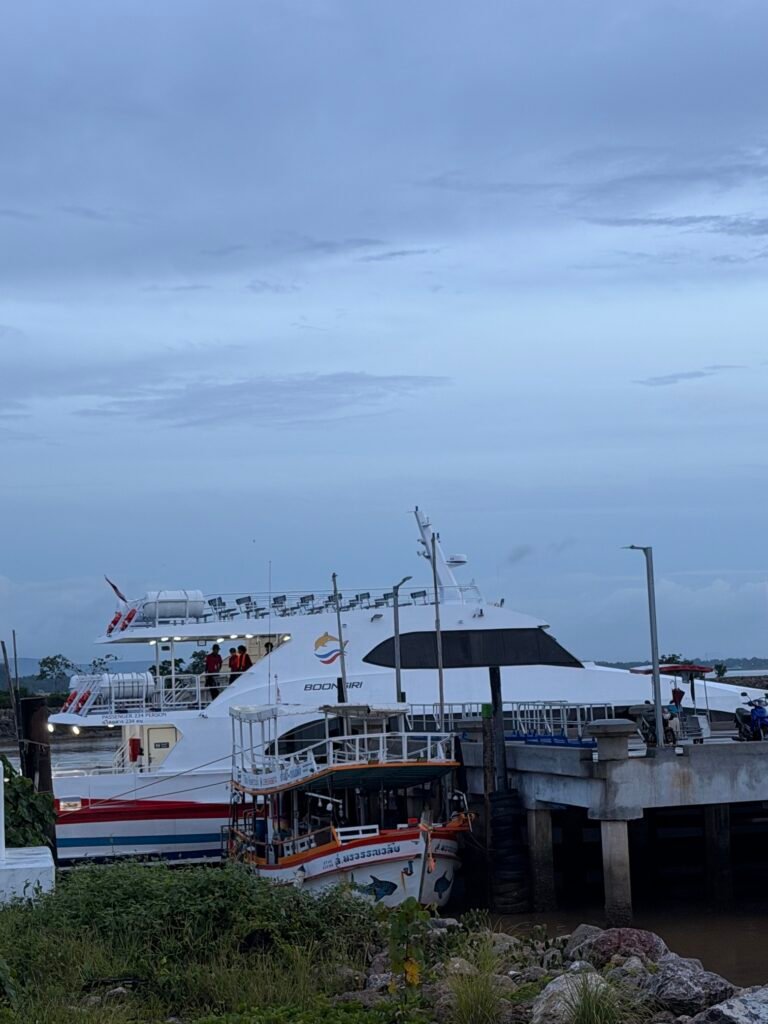 Boonsiri high speed ferry