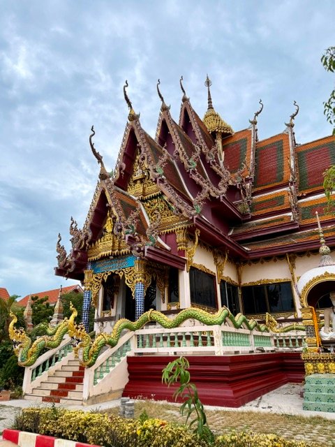 Wat Plai Laem