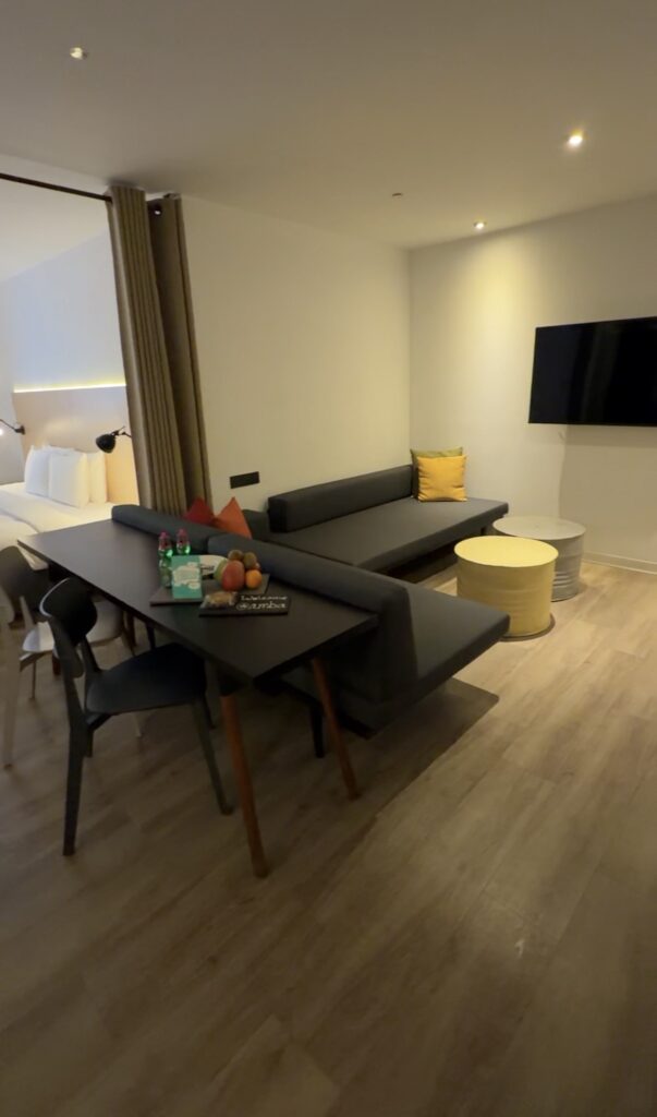Amba Hotel lounge