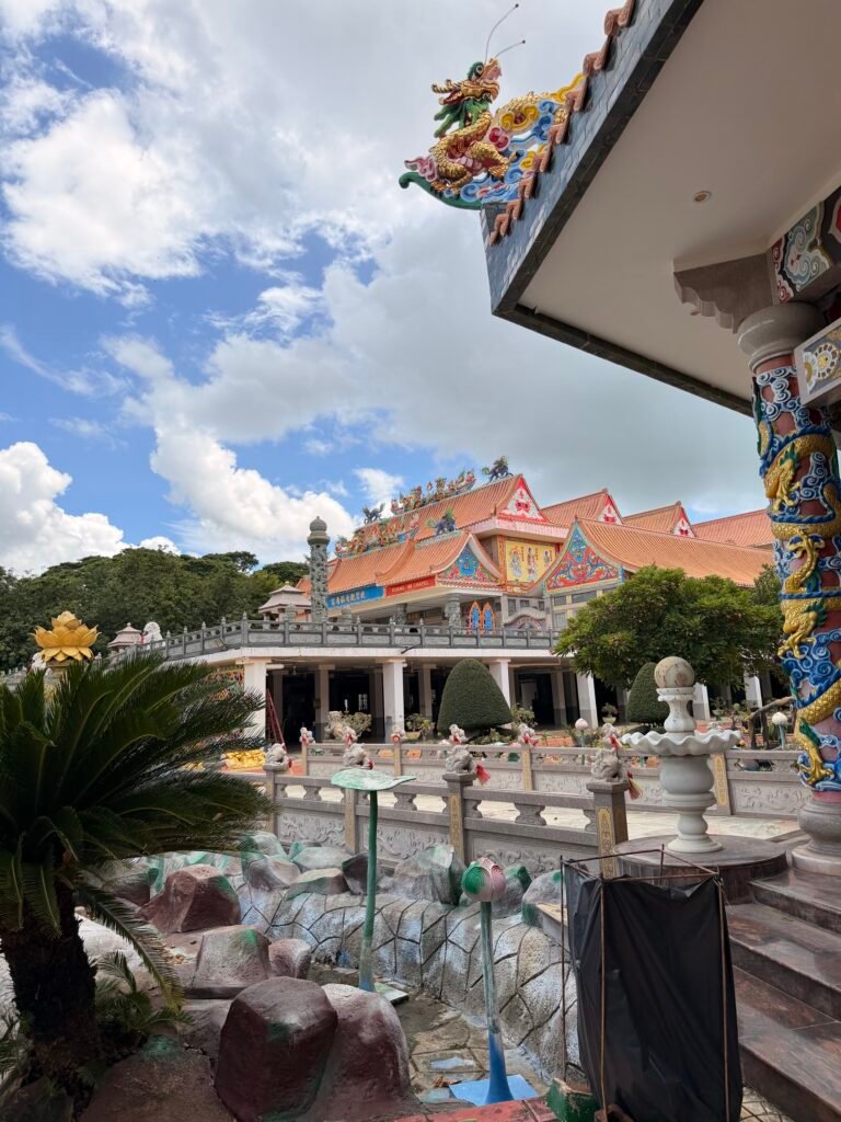 Wihan Phra Phothisat Kuan Im Temple