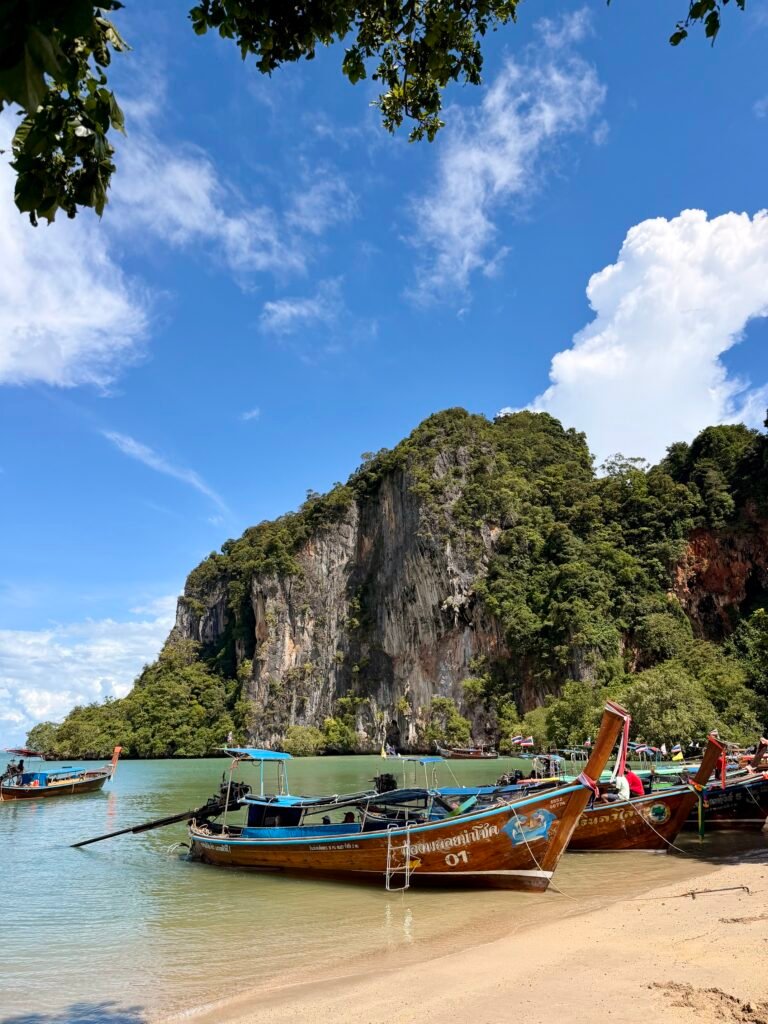 Long Tail Boat